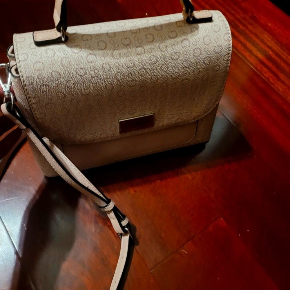 Guess Crossbody